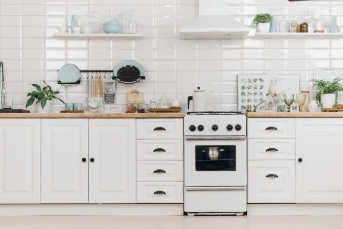 Maximize your kitchen's potential with smart storage ideas. Discover clever ways to organize cabinets, drawers, and countertops for a functional and stylish kitchen.