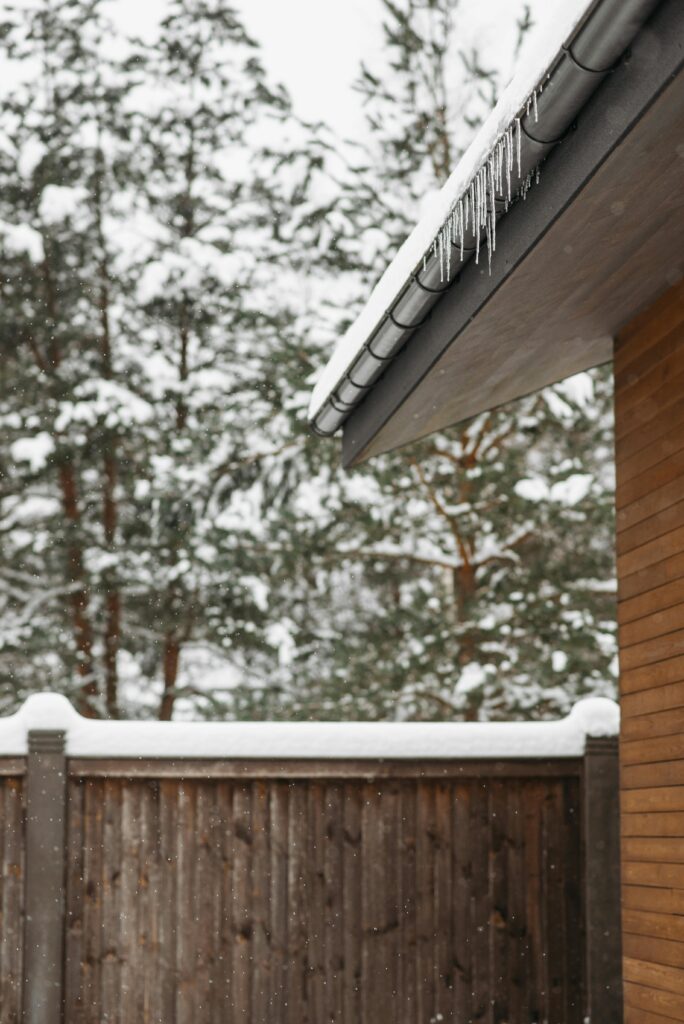 Ice Dams Form in Gutters 