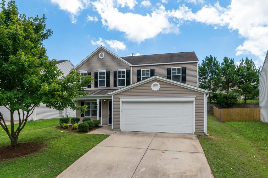 Attached vs Detached Garage